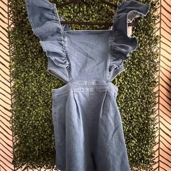 Denim Ruffle romper - Picture 3 of 3
